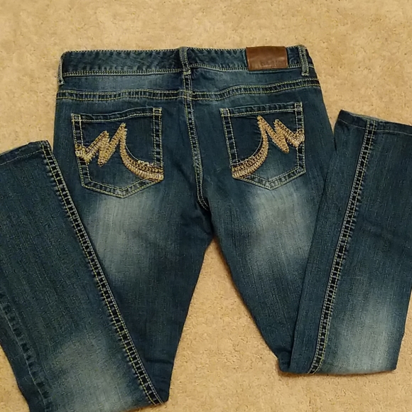 Jeans - Picture 1 of 3